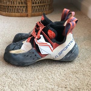 La sportiva solution rock climbing shoes